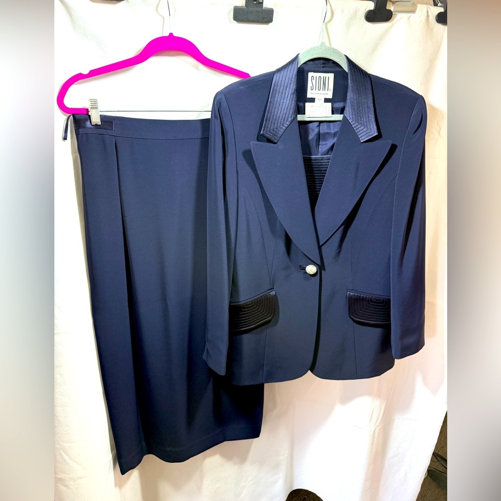 Vintage Sioni Navy 2 piece suit plus a jacket front insert removable size 14